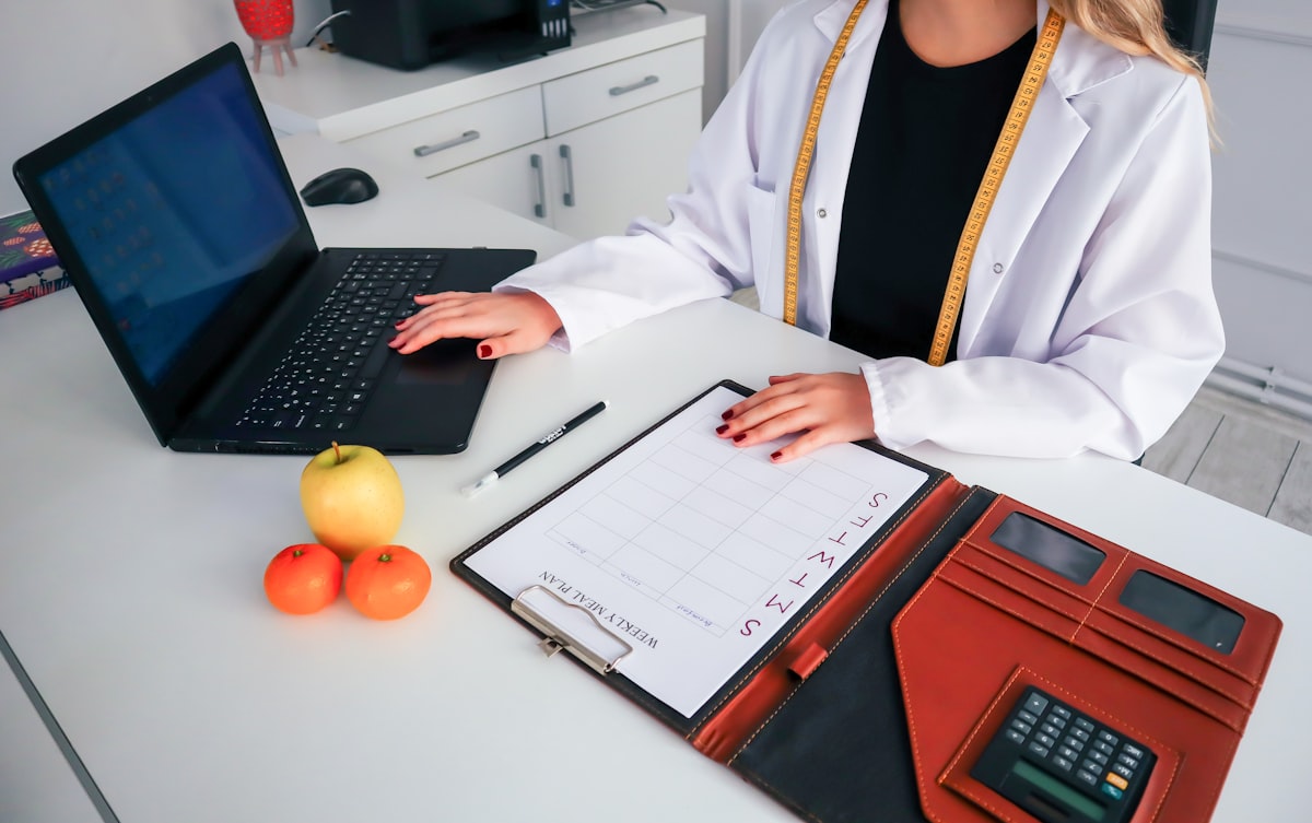 Macronutrient balance article